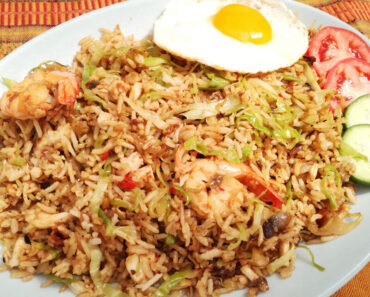 Nasi Goreng recept : En Smakrik Indonesisk Favorit i Sverige