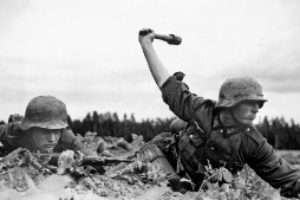 Operation Barbarossa - Hitler anfaller LENINGRAD OCH MOSKVA