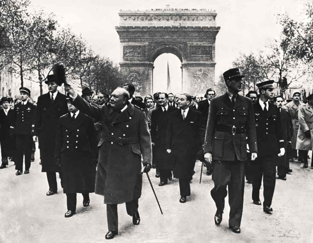 TYSKLANDS NEDERLAG -BEFRIELSEN AV PARIS -warszawaupproret 1943