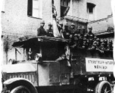 Nazisterna möts av poliser -SKOTTEN I ÖLHALLEN – MÜNCHEN 1923